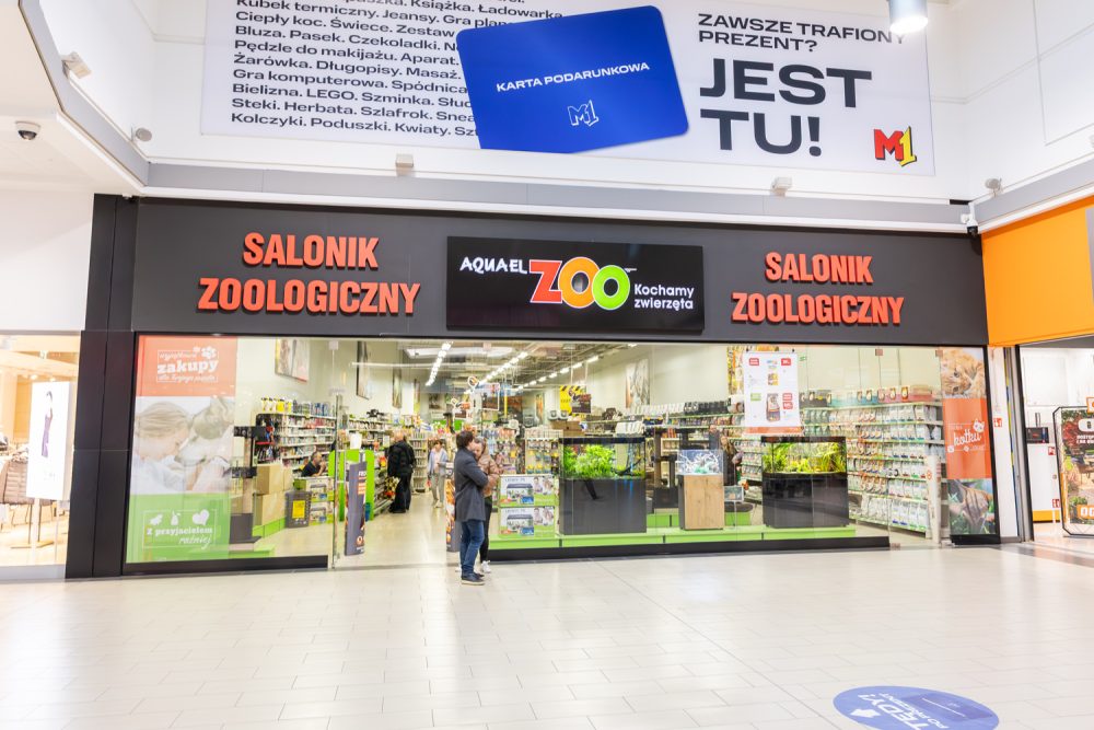 Witryna sklepu zoologicznego Aquael ZOO w M1 Czeladź