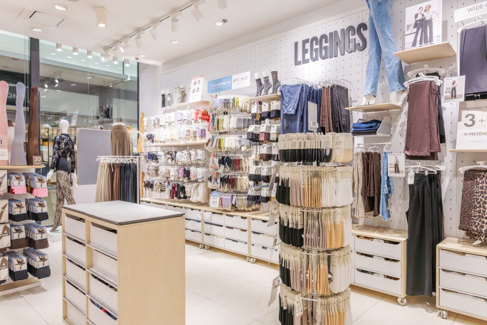 Wnętrze salonu bielizny Calzedonia w M1 Czeladź