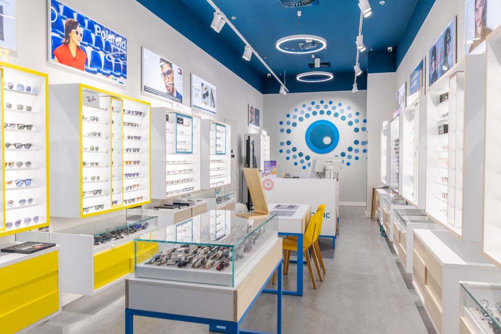 Wnętrze salonu optycznego Family Optic w M1 Czeladź