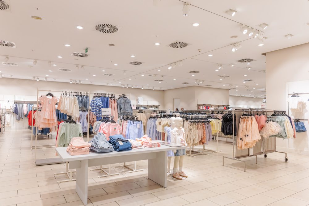 Dział dziecięcy w sklepie H&M w M1 Czeladź