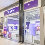 Witryna salonu Play w M1 Czeladź