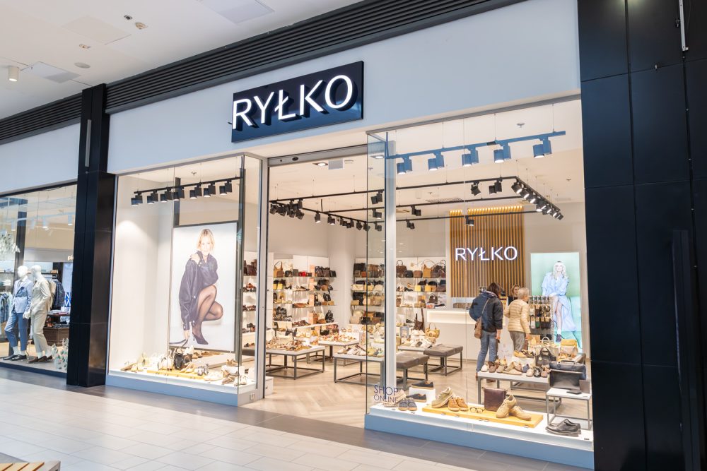 Witryna salonu obuwia Ryłko w M1 Czeladź