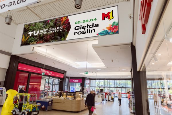 Baner reklamowy o wymiarach 10,5x2,5m i powierzchni 26,2 m2 znajdujący się przy OBI, Carry i Douglas.