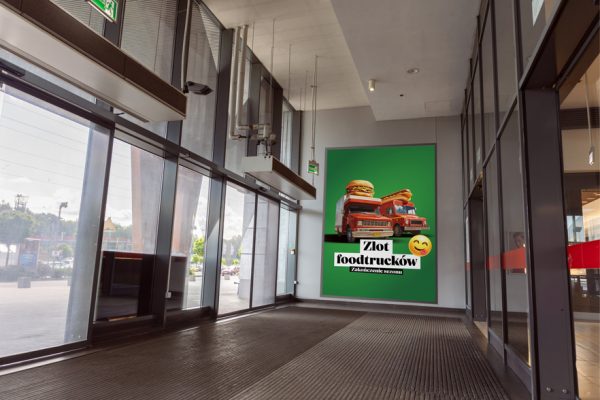 Pionowy baner reklamowy o łącznej powierzchni 13,5 m2 i wymiarach 3x4,5m zlokalizowany przy OBI, Carry i Douglas.
