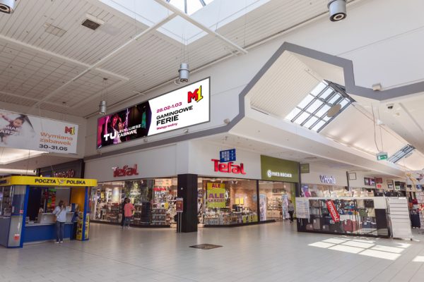 Baner zlokalizowany przy OBI, Carry i Douglas o wymiarach 10,5x2,5m i łącznej powierzchni 26,2 m2.