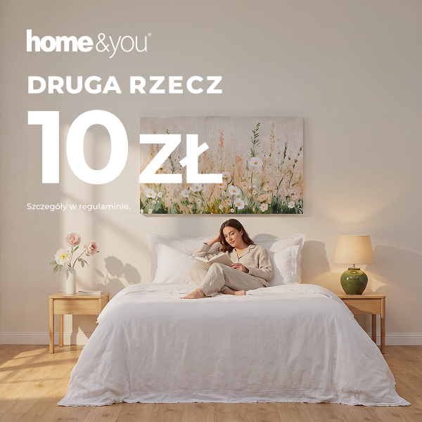 Grafika promocyjna marki home&you. Kobieta leżąca w łóżku i czytająca książkę.